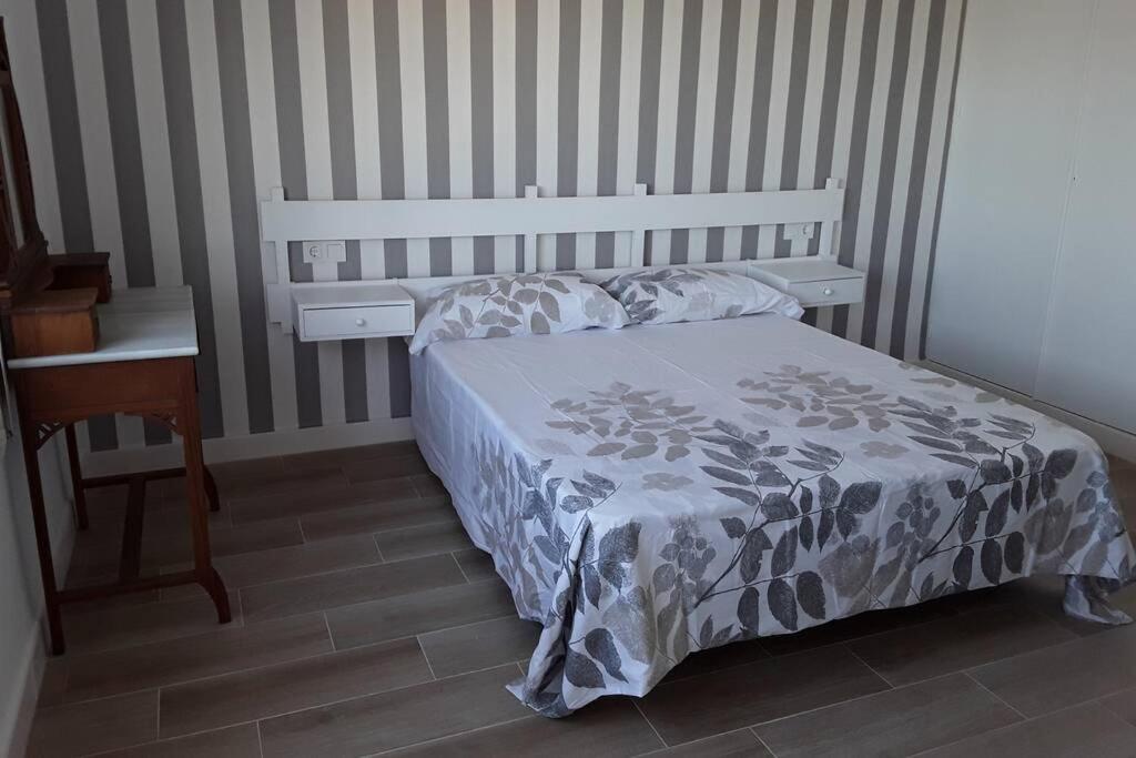 Piso En Primera Linea Con Wifi Y Vistas Al Mar Lo Pagán Dış mekan fotoğraf